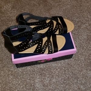 EUC Black Gladiator sandals size 9